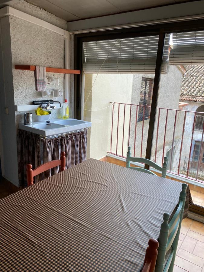 Hostal Casiano Camarasa المظهر الخارجي الصورة